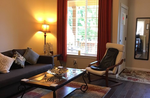 Five Oaks Maison | Nouvelle liste! Près de NIKE et OHSU. 3 chambres et 2. 5bath Nice Townhouse