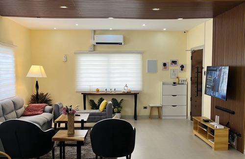 Batangas City Villa | Luxury 3BR Villa w Plunge Pool near SM Batangas (Instagram-Worthy!)