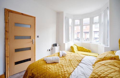 Seisdon Maison | Luxury 4 bed house with Jacuzzi, we take deposits
