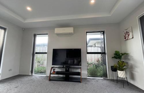 Lincoln Maison | Luxury 4 Bedroom Family Retreat