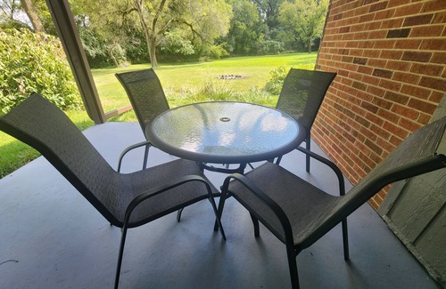 Willowbrook Maison | Luxury 4-bedroom home in beautiful Willowbrook Forest Preserve area with AC WiFi