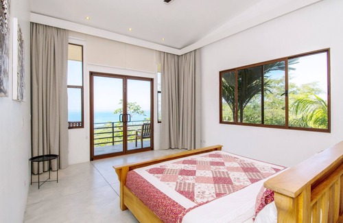 Dominicalito Maison | Luxury 4-bedroom Ocean View Home in Dominical