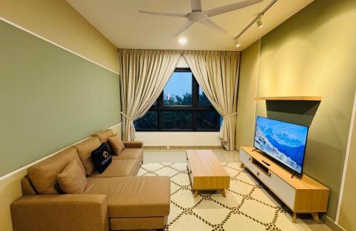 Taman Pertama Appartement | Luxury 4 Bedroom Suite at Kuala Lumpur near Maluri MRT By Suhad Suits KL
