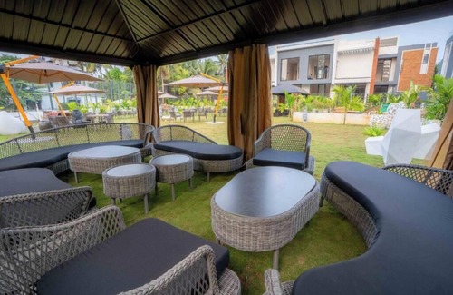 Grand Morrod Villa | Luxury 4 Bedroom Villa in Goa for Rent with Private Pool & Jacuzzi
