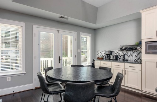 Near Northeast Maison | Espace de luxe comprend le stationnement hors rue.