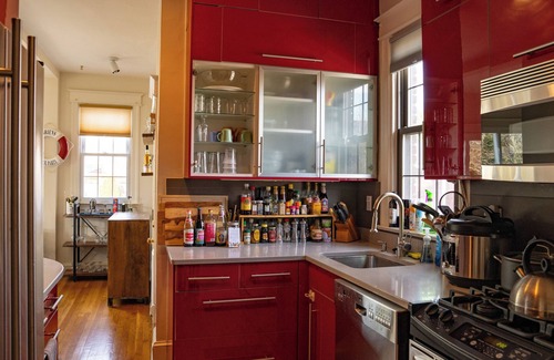 Crestwood Maison | Luxury 4 BR Private Home in Crestwood NW w/ 40' Heated Pool