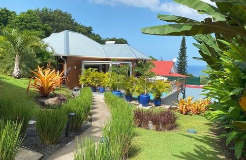 Bouillante Maison | Maison luxueuse 4* - vue mer - face à l'ilet Pigeon & la réserve Cousteau