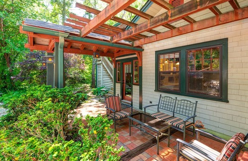 Five Points Maison | Luxury 4 or 5 room house close downtown Asheville - your own private retreat
