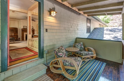 Five Points Maison | Luxury 4 or 5 room house close downtown Asheville - your own private retreat