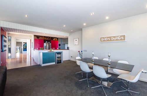 Paraparaumu Beach Maison | Luxury 470m2 Beachside Living