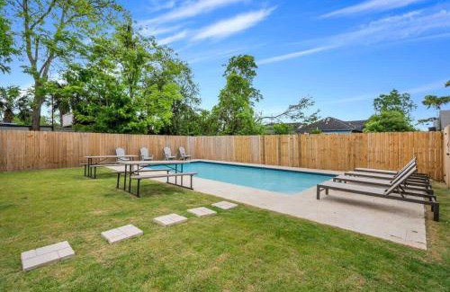 Dillard Maison | Luxury 4BD with Pool and off street parking