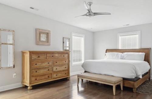 Fort Dupont Maison | Luxury 4BR home 7 mins to US Capital, Rooftop deck, in Washington Free Parking