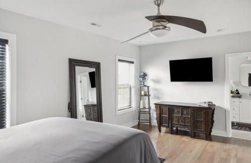 Fort Dupont Maison | Luxury 4BR home 7 mins to US Capital, Rooftop deck, in Washington Free Parking
