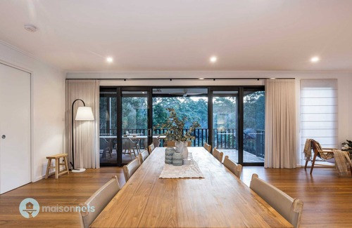 Manly Vale Maison | Luxury 5 Bedroom House With Aircon & Granny Flat