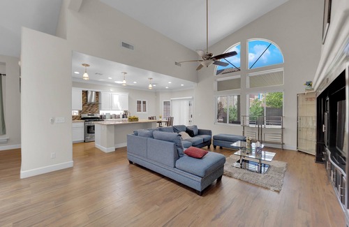 Spring Valley Maison | Luxury 5-bedroom house near to Strip