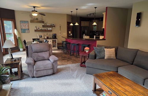 Geneseo Maison | Luxury 5 BR home on private wooded lot near QC, w/hot tub, rec & fitness room