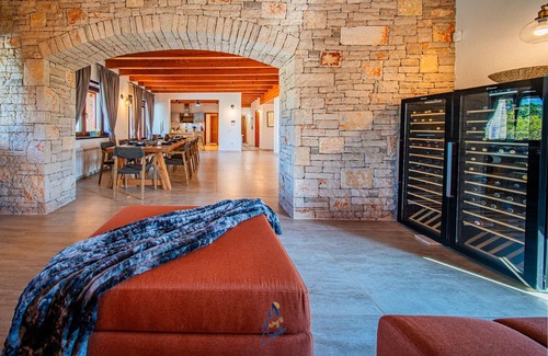 Hrboki Villa | Villa de luxe 5 étoiles avec piscine d'eau salée chauffée pouvant accueillir jusqu'à 12 personnes