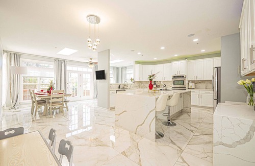 Montpelier Maison | Luxury 5Brooms 4,5Baths Home &Free parking Near DC