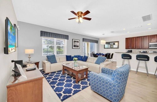 Sunridge Woods Maison | Luxury 6BR Villa | Lagoon-View Pool, Disney & Mario Rooms – Near Parks