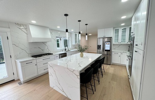 Gresham Villa | Luxury 7-Bedroom Villa with Pool, Hot Tub, Sauna, Gym, Pool Table