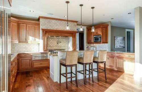 Plymouth Maison | Luxury 7400 sq.ft Stunning Home Theater/Sleeps 18+