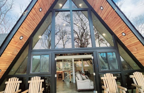 Ruby Cabine | LUXURY A- FRAME CABIN LAKE VIEW