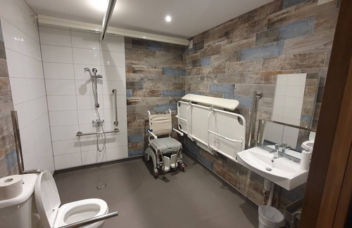 Banwell Maison | Luxury accessible holiday accommodation with a hot tub and hoists.