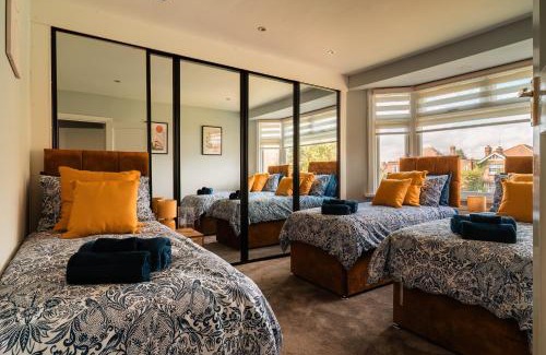 Enfield Lock Maison | Luxury Affordable Business Stay With Pool Table
