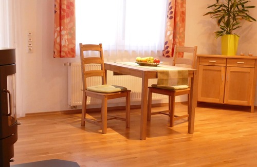 Rhoden Appartement | arriver - se sentir bien - relax / jacuzzi privé et cheminée / 13:00-13h00