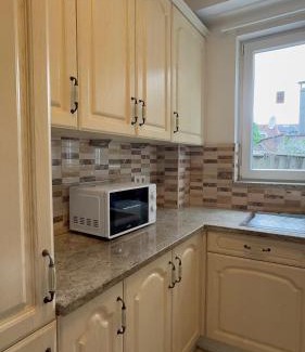 Laken Appartement | Luxury Apartment 2BR & Jacuzzi Near Expo 12 & ING Arena