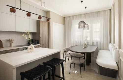 Bacvice Appartement | Luxury Apartment Bellux Stay for 5, Split Old Town and Bacvice Sandy Beach
