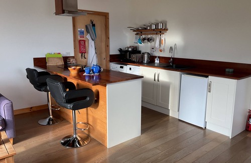 Caroy Appartement | Luxury Apartment in absolutely stunning seafront location, Isle of Skye.
