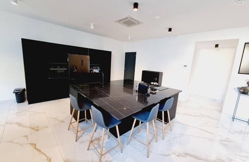 Douai Appartement | Luxury apartment in Douai center with wifi, air conditioning, and terrace