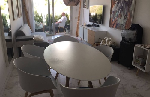 Ibiza Town Appartement | Appartement de luxe à Playa den Bossa en bord de mer