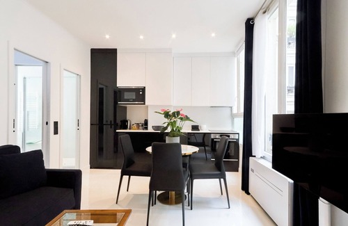 Champs-Elysees Appartement | Luxury Apartment Les Champs-Élysées