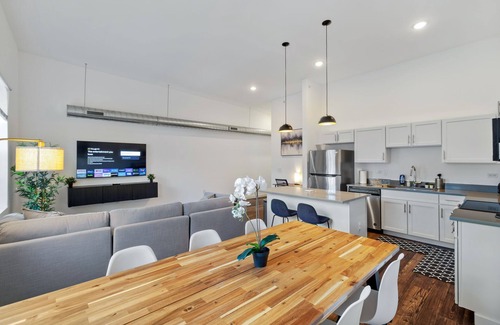 Allegheny-West Appartement | Luxury Apartment Near Downtown and Stadium