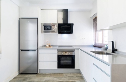 Chana Appartement | Luxury Apartment Near Granada Center - 3 Mins to Train Station