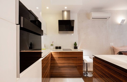 Novi Beograd Appartement | Frais et passionnant près de la rivière