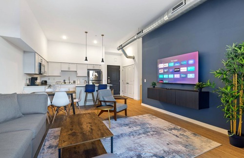 Central Northside Appartement | Luxury Apartment With Balcony Near Stadiums and Downtown