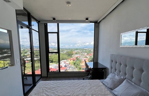 Santa Ana Appartement | Luxury Apartment with amazing view (Pet-Friendly!)
