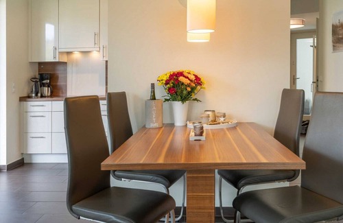 Ostseebad Baabe Appartement | Appartement de luxe avec sauna, baignoire d'angle, cheminée, sans fil, chaise de plage sur la terrasse