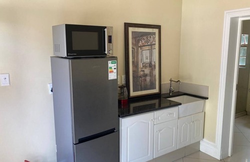 Groenkloof Appartement | Luxury Apartments In Secured Boomed area - Waterkloof. 900m from Brooklyn Mall!