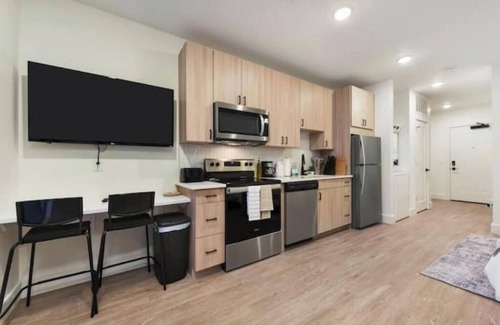 East Liberty Appartement | Luxury Apt+Gym+ Ev Parking+Near Pitt UNI UPMC