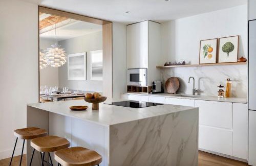 L'Antiga Esquerra de l'Eixample Appartement | Luxury Apt with King Beds & Central AC in Heart of BCN