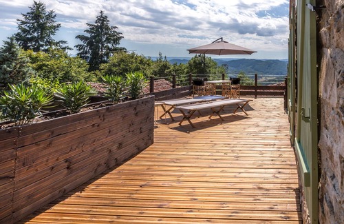 Saint-Prejet-Armandon Maison | Maison en pierre atypique de standing dans un hameau avec vue et cheminée