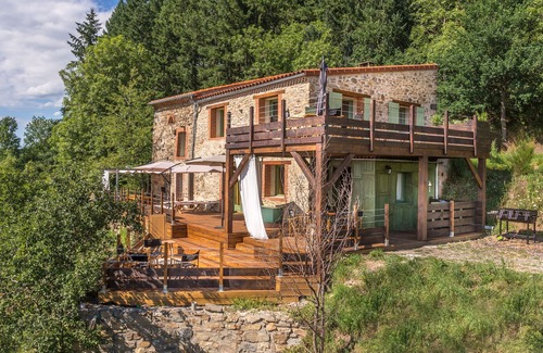Saint-Prejet-Armandon Maison | Maison en pierre atypique de standing dans un hameau avec vue et cheminée