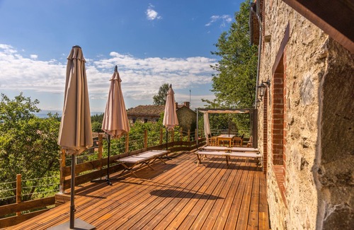 Saint-Prejet-Armandon Maison | Maison en pierre atypique de standing dans un hameau avec vue et cheminée