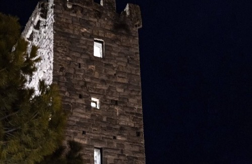Portovenere Appartement | Luxury at Torre Venere - The World's Oldest Tower Stay with Modern Amenities