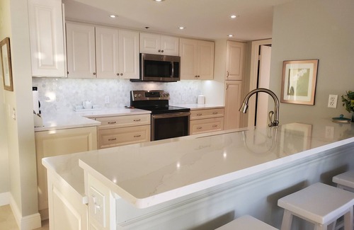 Isla del Sol Copropriété | LUXE BAHIA POINTE WATERFRONT Condo / Vues panoramiques! Dauphins, lamantin, plus !!