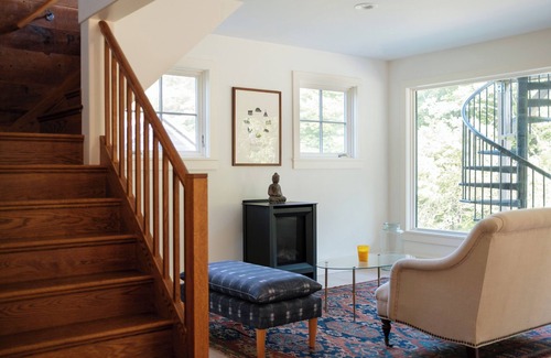 East Chatham Maison | Luxury Barn Retreat — All-Season Escape Awaits!